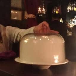 アークラウンジアンドバー