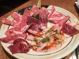 炭火焼肉ふうふう亭