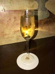 酒場 花輪雅