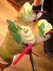 Bar & Dining Tree