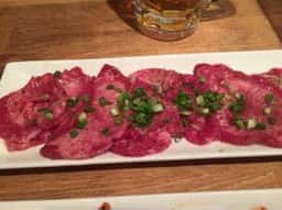 炭火焼ホルモンナカジ