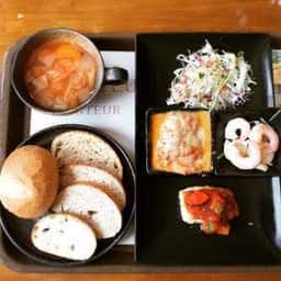 パン食菜館 トレトゥール