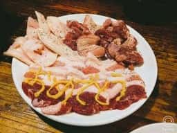 昭和元気ホルモン 宝屋 総本店