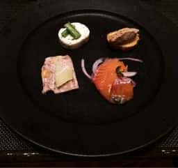 庭のホテル