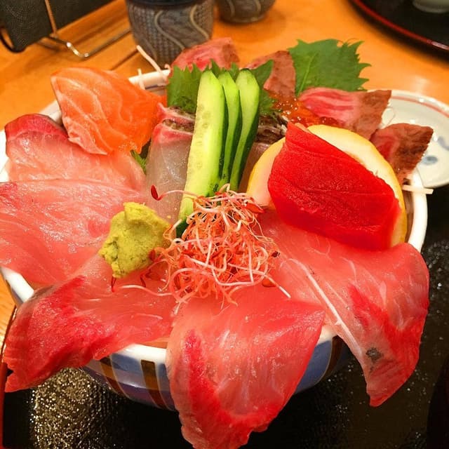 海鮮と陶器の城 - サブ画像3