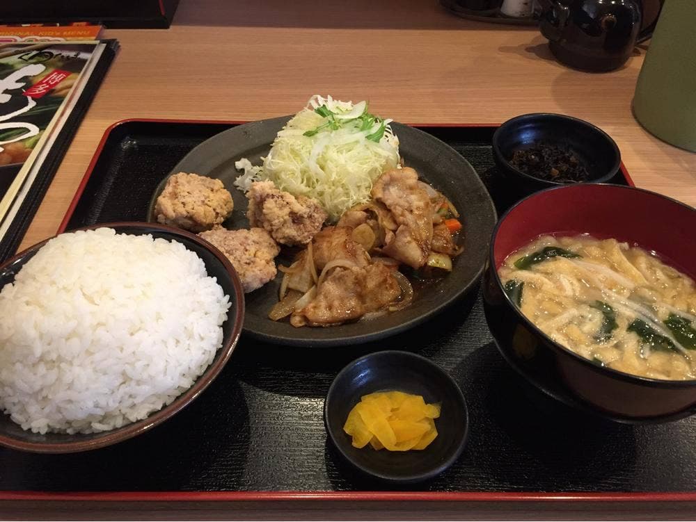 お食事処 くろだるま 宇宿店