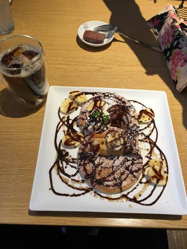 もちもち小麦の スイーツ&カフェ 魔法庵 - サブ画像1