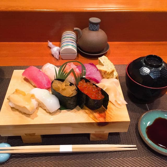 鮨・季節の料理 青山 - サブ画像3