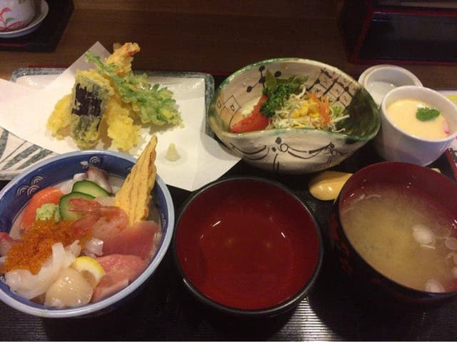 にぎり どってん家 - サブ画像2