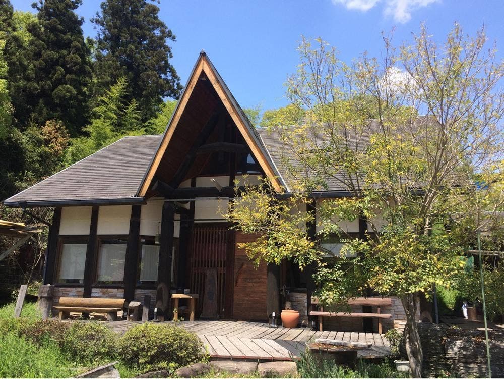 カフェ 八音