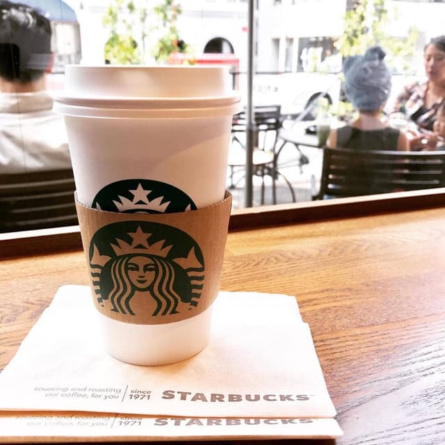 スターバックス コーヒー 南青山骨董通り店 - サブ画像2