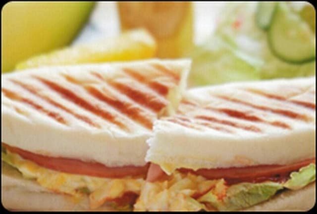 三日月とカフェ 新空港通り店 - サブ画像3