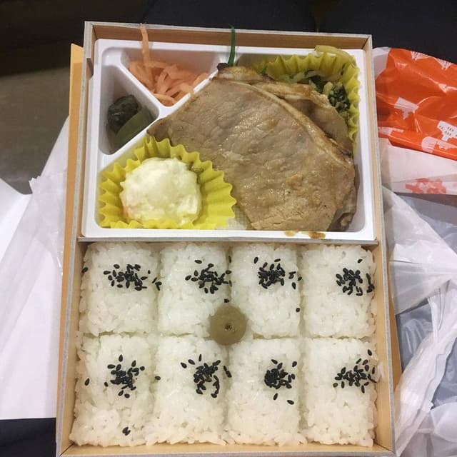 崎陽軒 市営地下鉄湘南台駅店 - サブ画像1