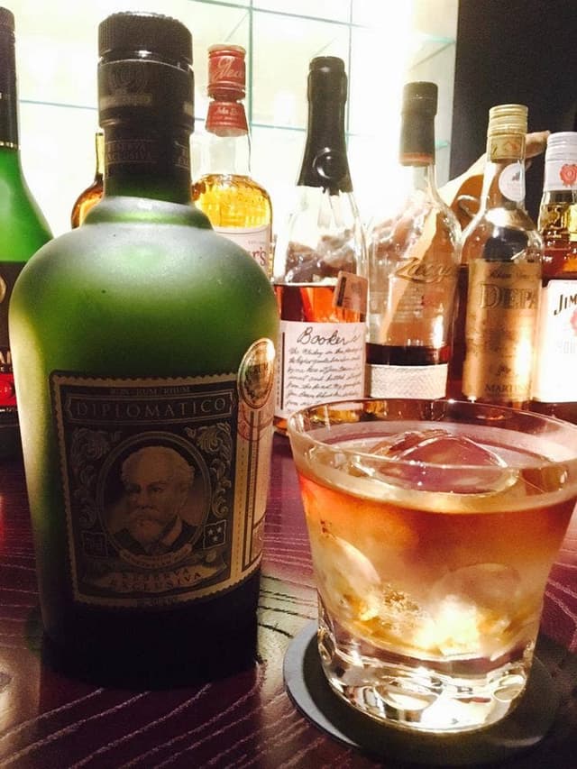 LIQUOR and CIGARETTES M - サブ画像1