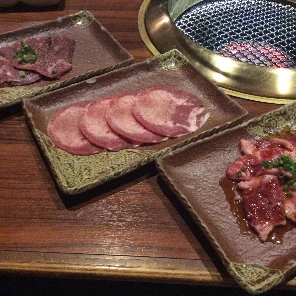 焼肉百えん屋 名駅西口店