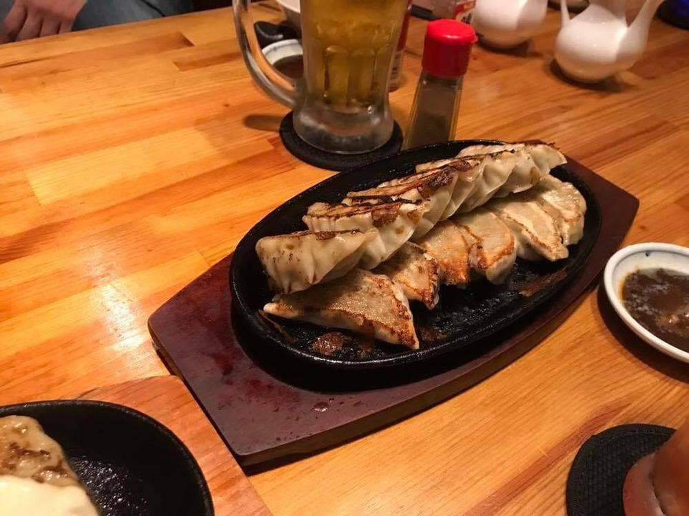 鉄板餃子 歩夢