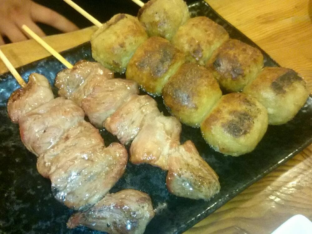 やきとり もつ焼き かめや本店 相模大野