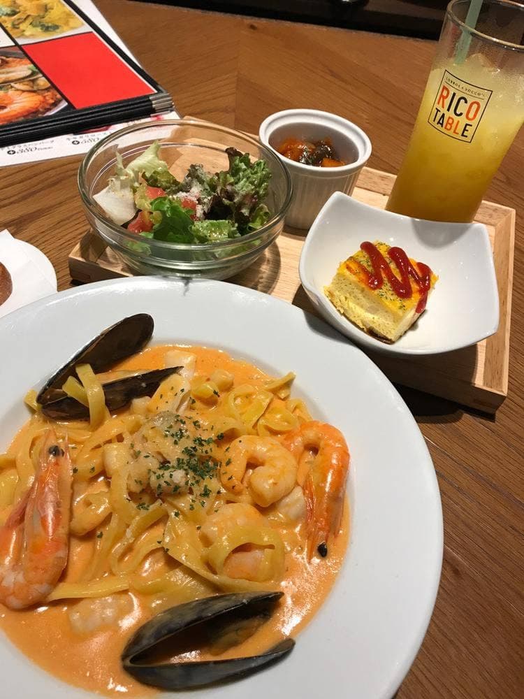ロブロス バイ ヨッコーズ リコ テーブル