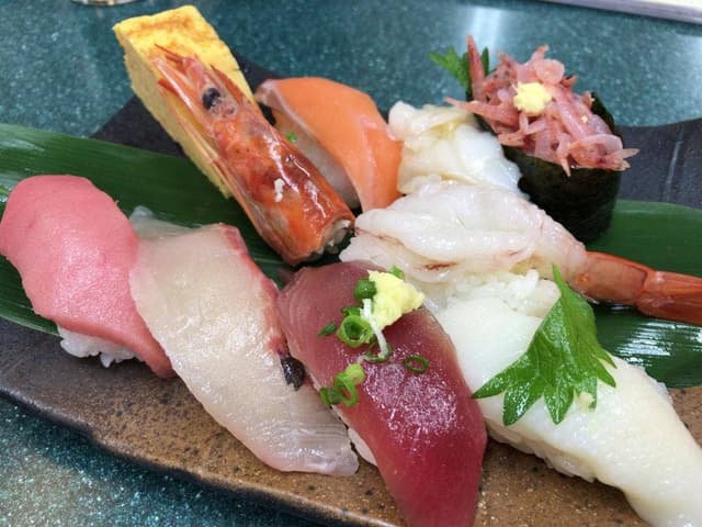 回転寿し活鮮 城山店 - サブ画像1