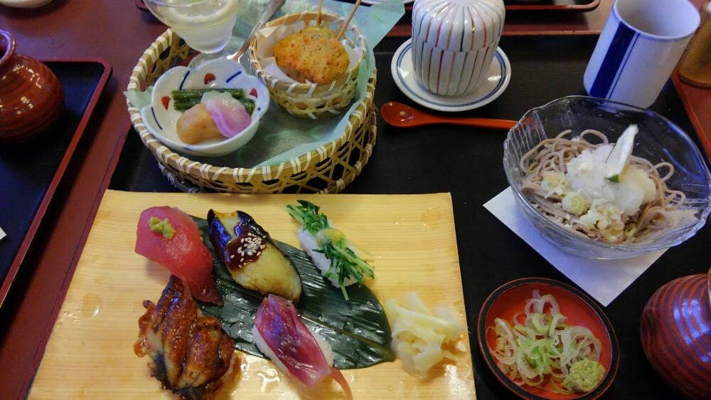 やじろべえ 神の倉店