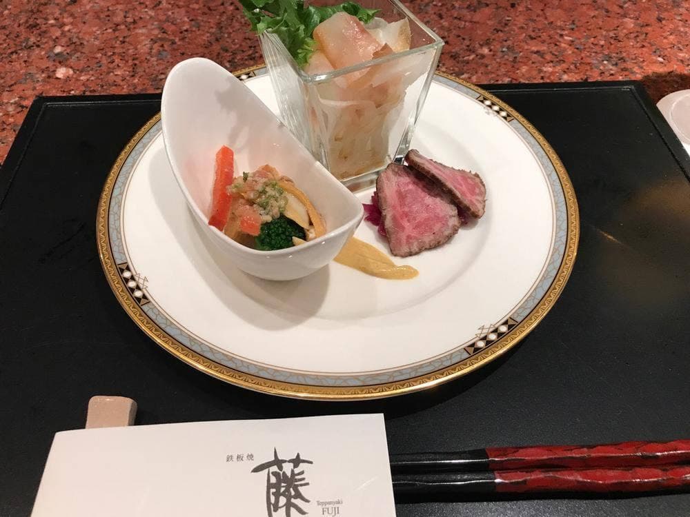 鉄板焼 藤