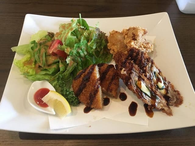 LUNCH&居酒屋 はなうた - サブ画像1