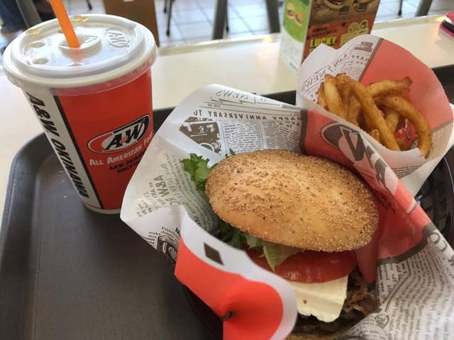 A&W 泡瀬店 - サブ画像2