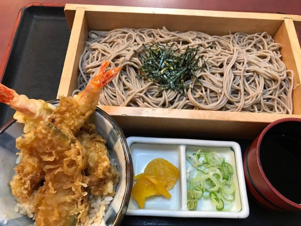 やじろべえ 半田店