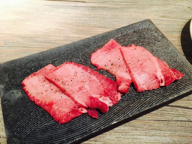 a slice of BEEF-ひときれの牛肉- - サブ画像1