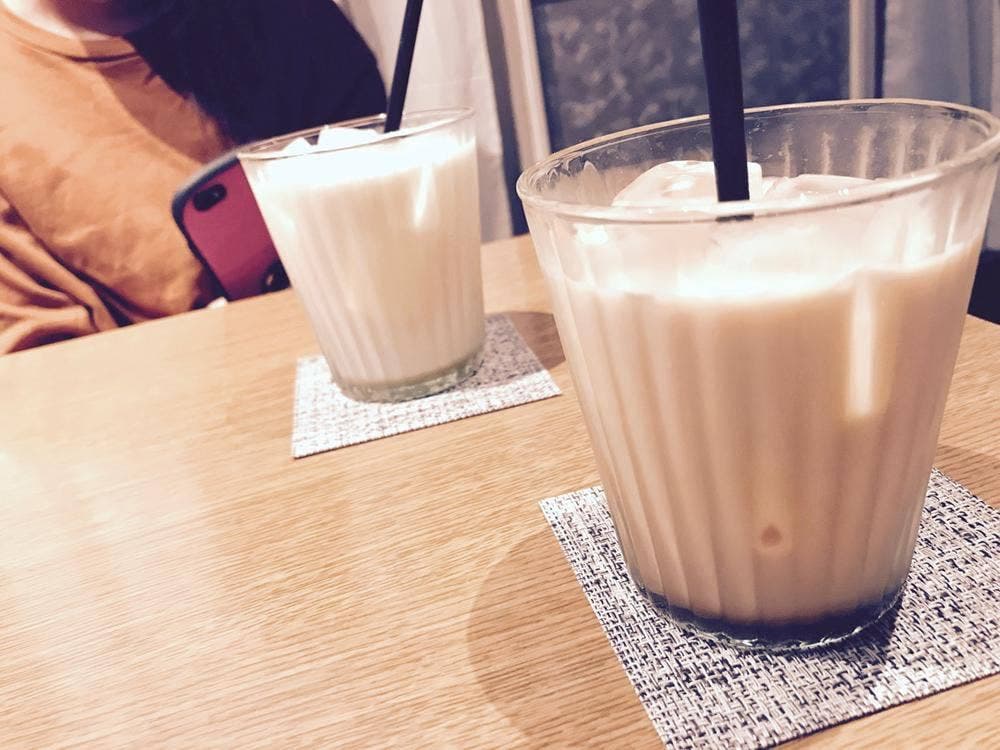 カフェ・アグレアヴル