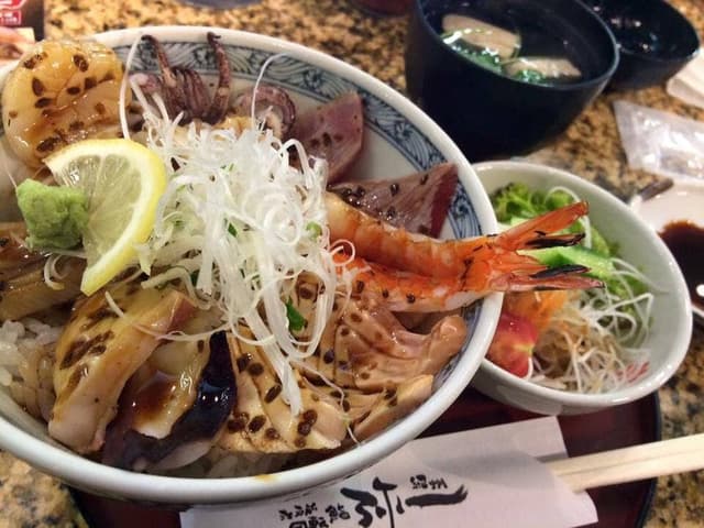 江戸前回転鮨 弥一 岩出店 - サブ画像3