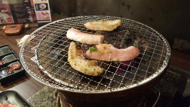 七輪焼肉 安安 赤羽店 - サブ画像1