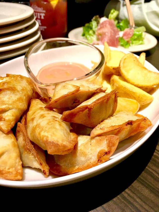 揚げぎょうざバル SALUTE! - サブ画像1