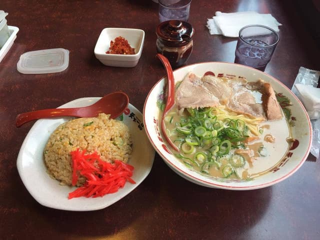 天下一品 六地蔵店 - サブ画像1