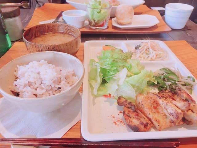 赤い屋根のカフェtake one - サブ画像3