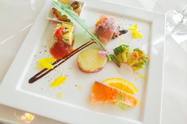 RESTAURANT & WEDDING LAUT - サブ画像1