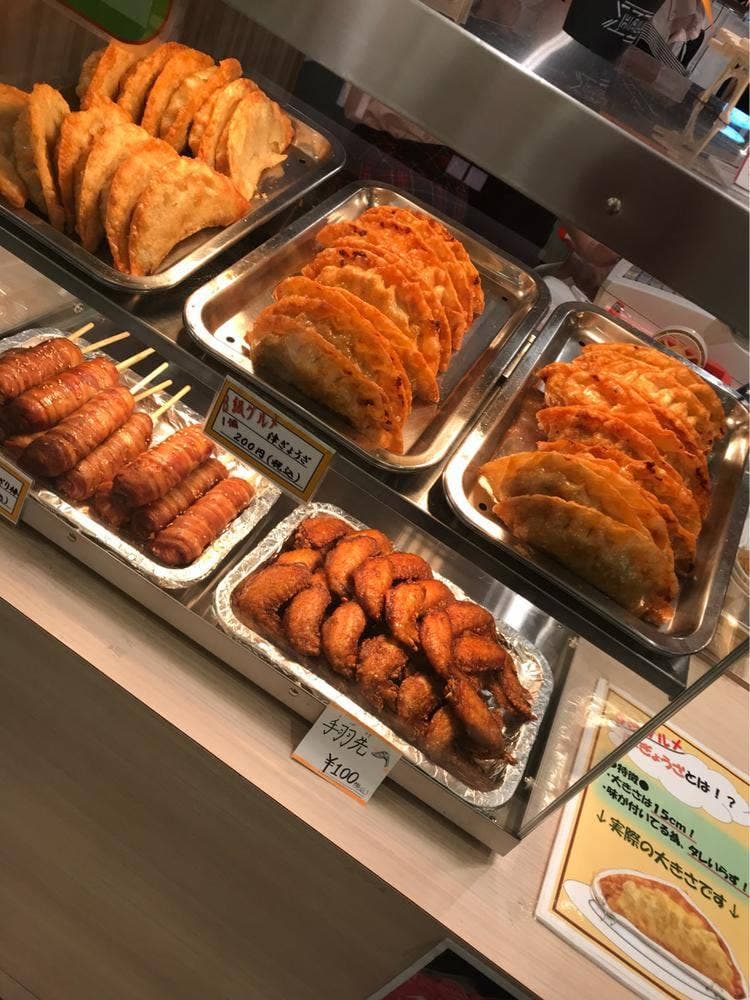 名阪関ドライブイン フードコート