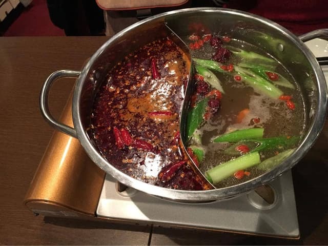 四川火鍋 三国呉 - サブ画像1