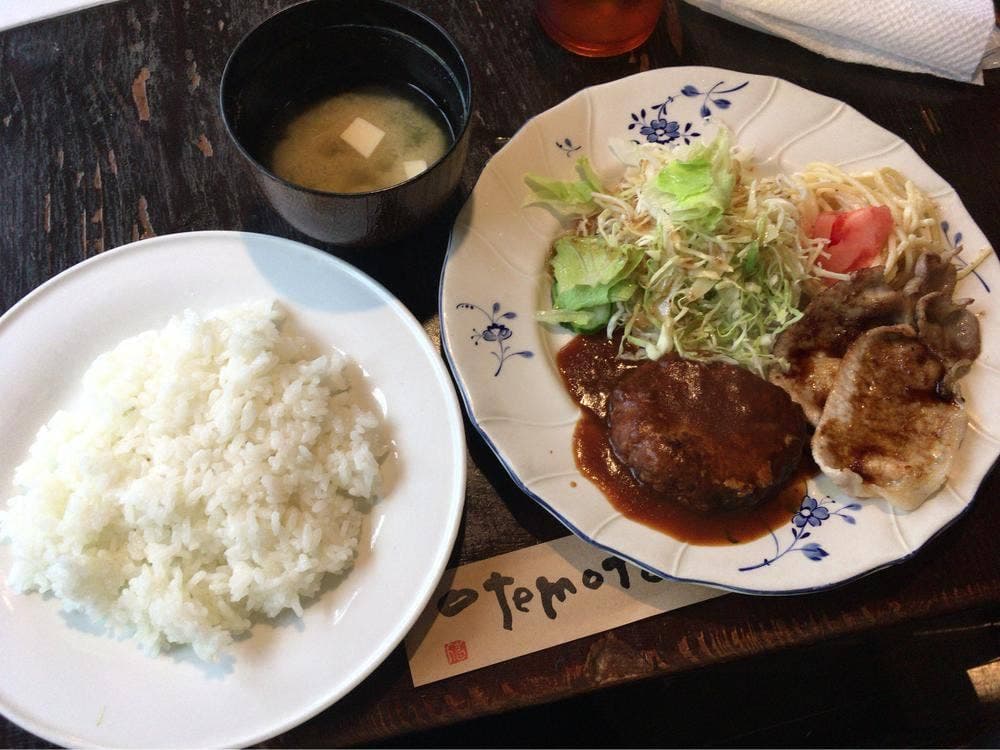 角の茶食館プリンス