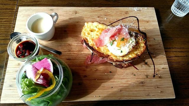 BLUGRE CAFE 港町 - サブ画像2