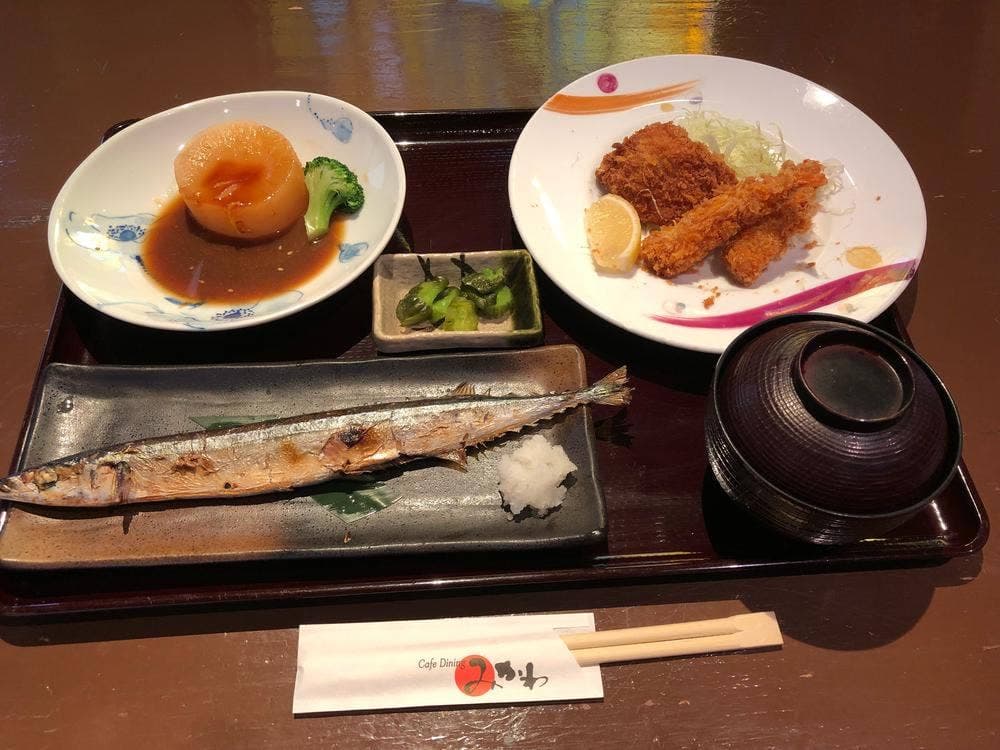 カフェダイニングみかわ 新田店