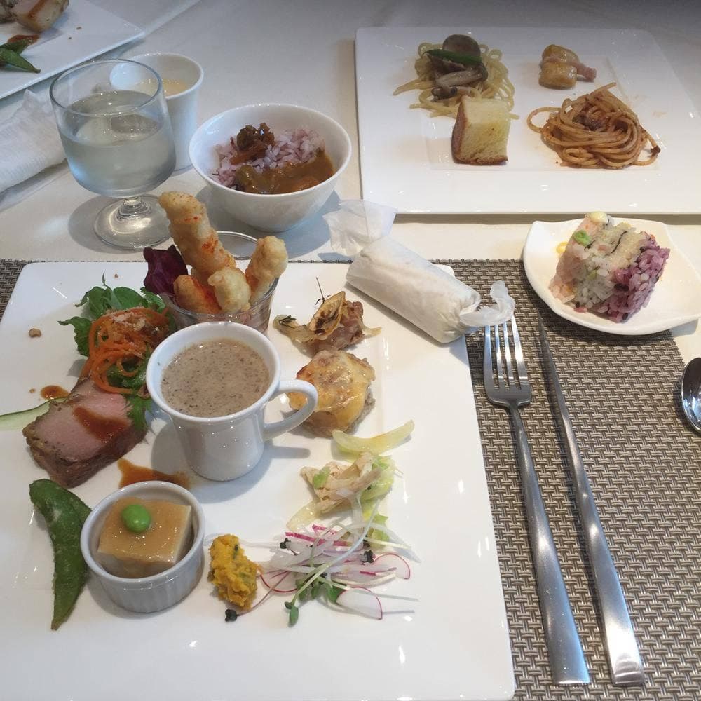 ザ・ハウス愛野 シーズンランチブッフェ