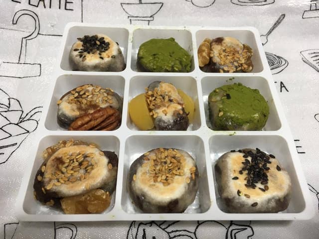 京菓匠 西谷堂 新京極三条下ル店 - サブ画像1