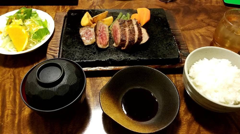 石の家石焼きステーキ店