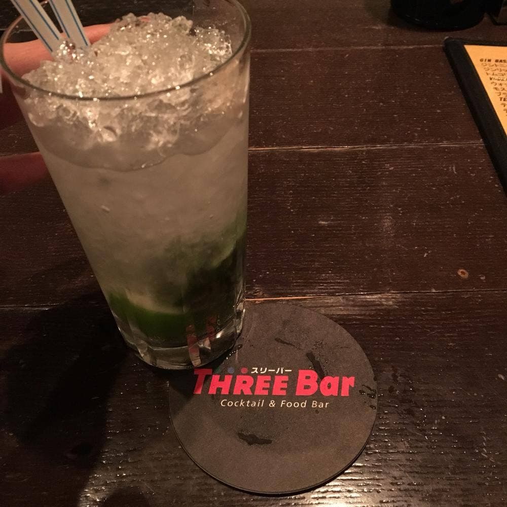 THREE Bar