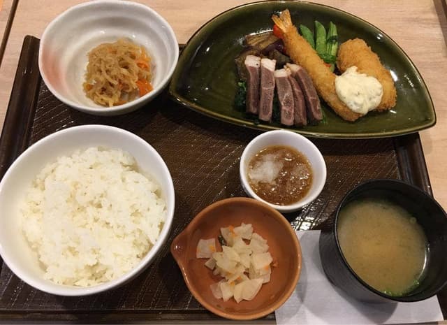 Cafe レストラン ガスト 三重大学前店 - サブ画像3