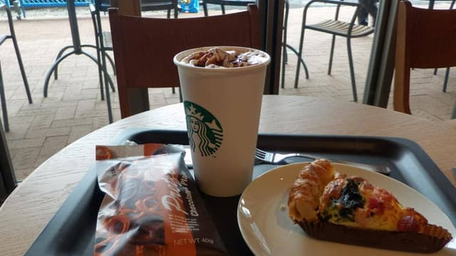 スターバックス コーヒー 蔦屋書店周南市立徳山駅前図書館店 - サブ画像3