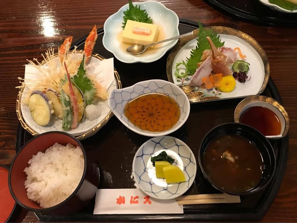 かに久