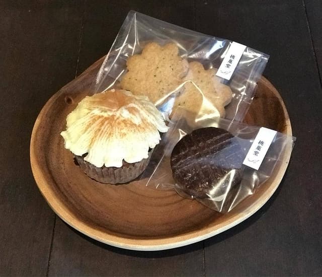 長屋の小さな焼き菓子店 桃菓堂 - サブ画像1