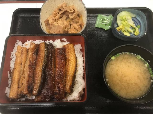 吉野家 四ッ谷駅前店 - サブ画像1